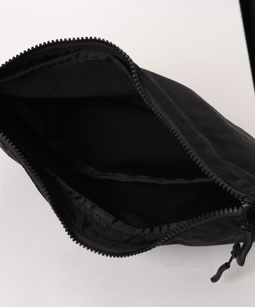 Manhattan Portage(マンハッタンポーテージ)の「Manhattan Portage/マンハッタンポーテージ ショルダーバック Duet Shoulder Bag Nylon Tussah Quill MP2409TS(ショルダーバッグ・メンズ・ブラック×グレー・FREE)」の4枚目の写真