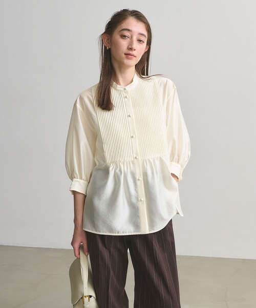 UNITED ARROWS(ユナイテッドアローズ)の「シルキー ピンタック ブラウス ‐ウォッシャブル‐(シャツ/ブラウス・レディース・ネイビー/オフホワイト/その他7・FREE)」の1枚目の写真