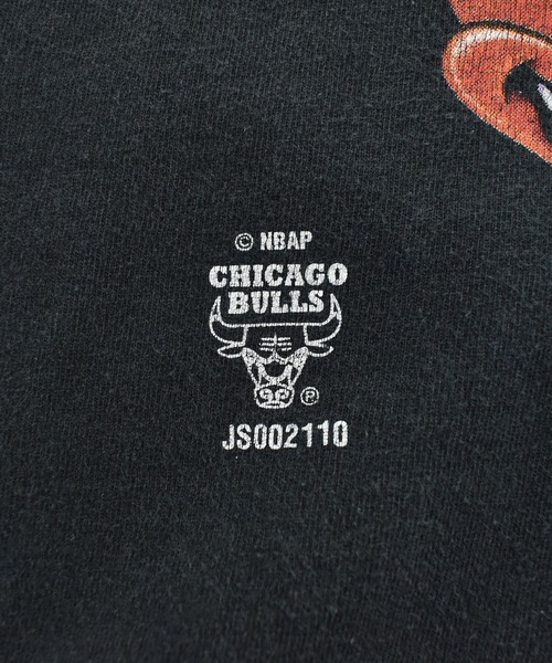 NBA/NFL/NHL/MLB(エヌビーエーエヌエフエルエヌエイチエルエムエルビー)の「【USED】90’s FUN “NBA Chicago Bulls” Tシャツ USA製(Tシャツ/カットソー・メンズ・ブラック・LARGE)」の5枚目の写真
