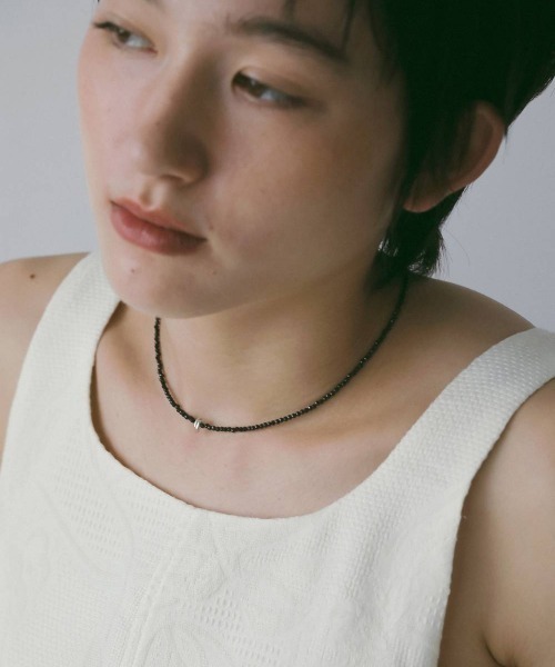 anuke(アンヌーク)の「Color Stone Necklace(ネックレス・レディース・アイボリー/ブラック・FREE)」の3枚目の写真