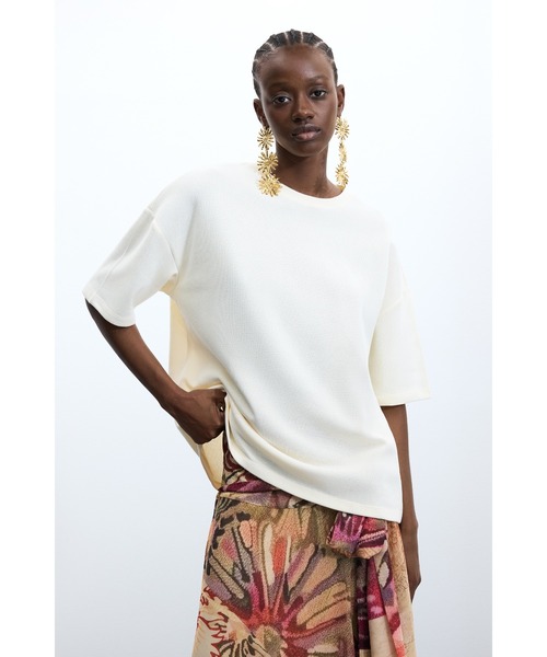 Desigual(デシグアル)の「オーバーサイズベーシックTシャツ【2026-2027年秋冬新作】(Tシャツ/カットソー・レディース・ホワイト・S/M/L/XL/XS)」の2枚目の写真