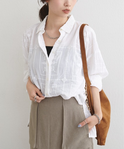 LARUTA(ラルータ)の「【LARUTA】パネル刺繍シャツ(シャツ/ブラウス・レディース・アイボリー/ブラウン/ブラック・FREE)」の5枚目の写真
