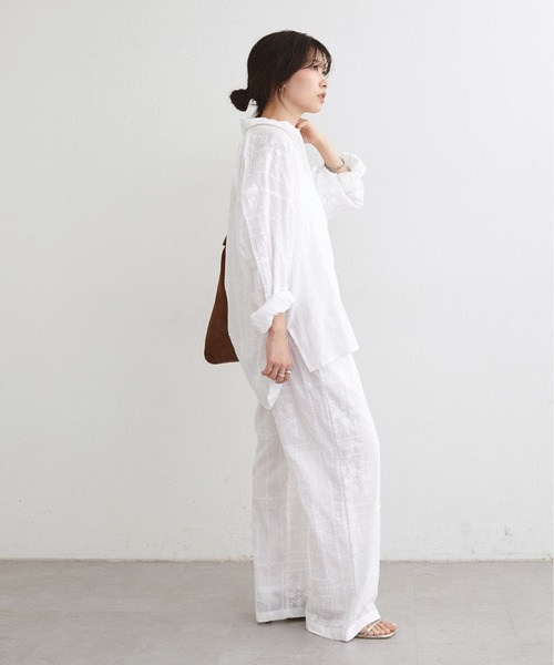 LARUTA(ラルータ)の「【LARUTA】パネル刺繍シャツ(シャツ/ブラウス・レディース・アイボリー/ブラウン/ブラック・FREE)」の12枚目の写真