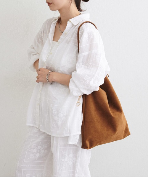 LARUTA(ラルータ)の「【LARUTA】パネル刺繍シャツ(シャツ/ブラウス・レディース・アイボリー/ブラウン/ブラック・FREE)」の8枚目の写真