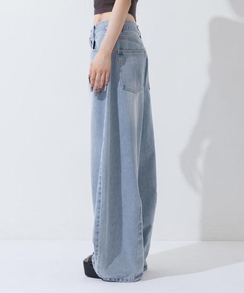 ANAP(アナップ)の「バレルレッグ デニムパンツ(デニムパンツ・レディース・ライトブルー/ライトグレー・S/M)」の20枚目の写真