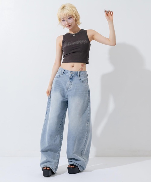 ANAP(アナップ)の「バレルレッグ デニムパンツ(デニムパンツ・レディース・ライトブルー/ライトグレー・S/M)」の11枚目の写真
