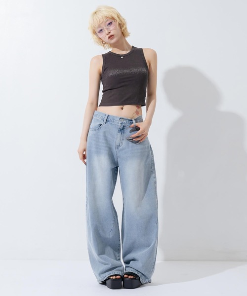 ANAP(アナップ)の「バレルレッグ デニムパンツ(デニムパンツ・レディース・ライトブルー/ライトグレー・S/M)」の22枚目の写真