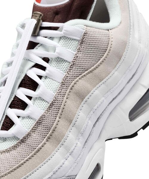 NIKE(ナイキ)の「ナイキ エア マックス 95 ビッグ バブル SE メンズシューズ / Nike Air Max 95 Big Bubble SE Men's Shoes IW1241-100 White(スニーカー・メンズ・ホワイト・26.5/26/30/29.5/29/28.5/25.5/25/24.5/28/27.5/27)」の12枚目の写真