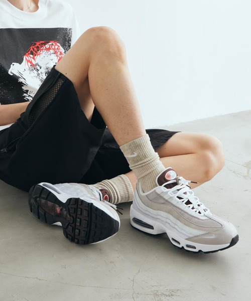 NIKE(ナイキ)の「ナイキ エア マックス 95 ビッグ バブル SE メンズシューズ / Nike Air Max 95 Big Bubble SE Men's Shoes IW1241-100 White(スニーカー・メンズ・ホワイト・26.5/26/30/29.5/29/28.5/25.5/25/24.5/28/27.5/27)」の4枚目の写真