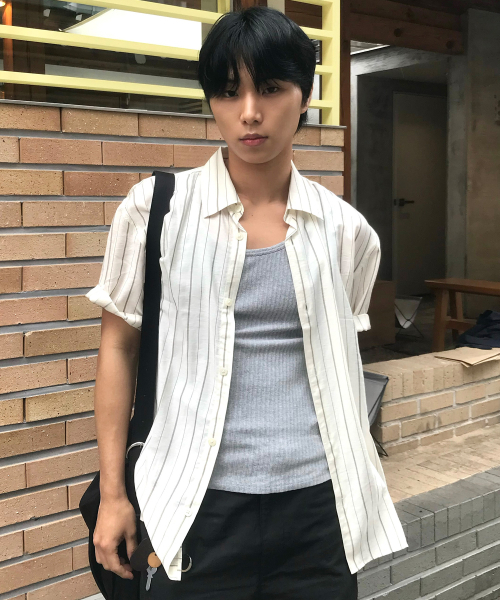 MINDBRIDGE（マインドブリッジ）の「[COUTURE]RN混合ストライプオーバーサイズ半袖シャツ - 2カラー（シャツ/ブラウス・メンズ・ライトブルー/クリーム・100/110/95/105）」の4枚目の写真