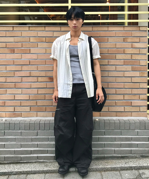 MINDBRIDGE（マインドブリッジ）の「[COUTURE]RN混合ストライプオーバーサイズ半袖シャツ - 2カラー（シャツ/ブラウス・メンズ・ライトブルー/クリーム・100/110/95/105）」の6枚目の写真