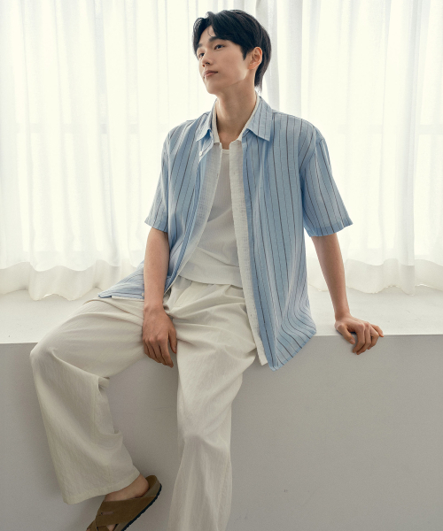 MINDBRIDGE（マインドブリッジ）の「[COUTURE]RN混合ストライプオーバーサイズ半袖シャツ - 2カラー（シャツ/ブラウス・メンズ・ライトブルー/クリーム・100/110/95/105）」の10枚目の写真