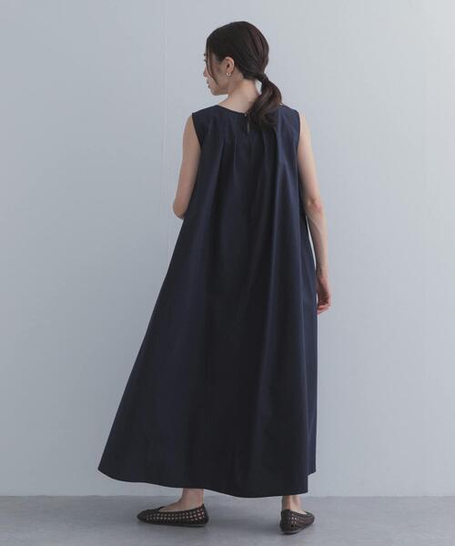 URBAN RESEARCH DOORS(アーバンリサーチドアーズ)の「フロントタックノースリーブワンピース(ワンピース・レディース・ネイビー/グリーン/マスタード・FREE)」の21枚目の写真