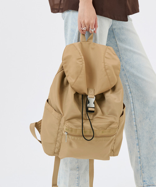 LeSportsac(レスポートサック)の「【LeSportsac×Megumi Kanzaki】SMART FLAP BACKPACK2 アップルジンジャー(バックパック/リュック・レディース・ベージュ・FREE)」の2枚目の写真