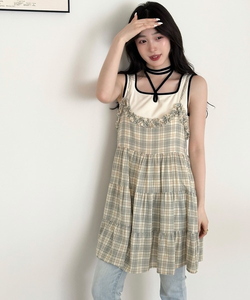 DAY CLOSET（デイ クローゼット）の「【アレンジし放題なマルチウェイネックストラップ/カップ付き】パイピング 配色 リブ タンクトップ レディース（タンクトップ・レディース・ホワイト×ブルー/ホワイト×ブラック/ブラック×ホワイト・FREE）」の17枚目の写真