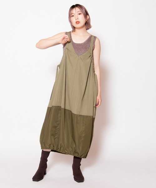 OSMOSIS(オズモーシス)の「2WAYコクーンサロペットワンピース(ワンピース・レディース・ブラック/カーキ/ブルー・ONE SIZE)」の4枚目の写真