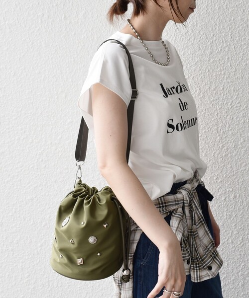 SHIPS Colors(シップス カラーズ)の「SHIPS Colors:コンチョ 2WAY 巾着バッグ◆(ショルダーバッグ・レディース・ブラック/オフホワイト/オリーブ・ONE SIZE)」の19枚目の写真