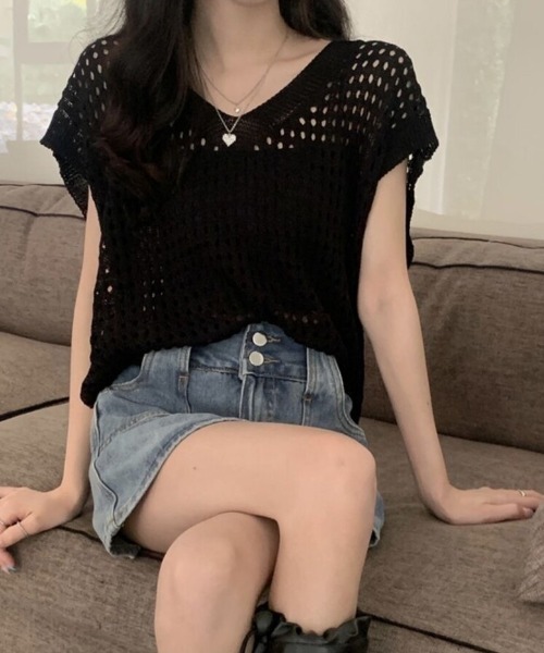 Beststore(ベストストア)の「透け感ニットトップス Vネック フレンチスリーブ 5色(ニット/セーター・レディース・ブラウン/アイボリー/ホワイト/グレー/ブラック・FREE)」の3枚目の写真