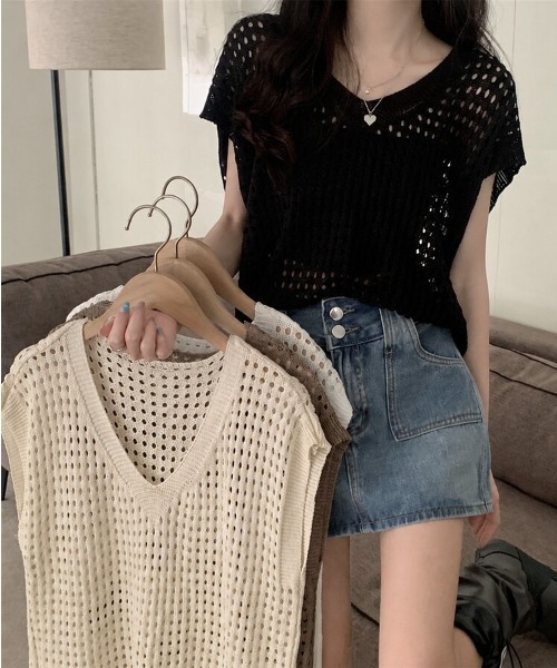 Beststore(ベストストア)の「透け感ニットトップス Vネック フレンチスリーブ 5色(ニット/セーター・レディース・ブラウン/アイボリー/ホワイト/グレー/ブラック・FREE)」の6枚目の写真