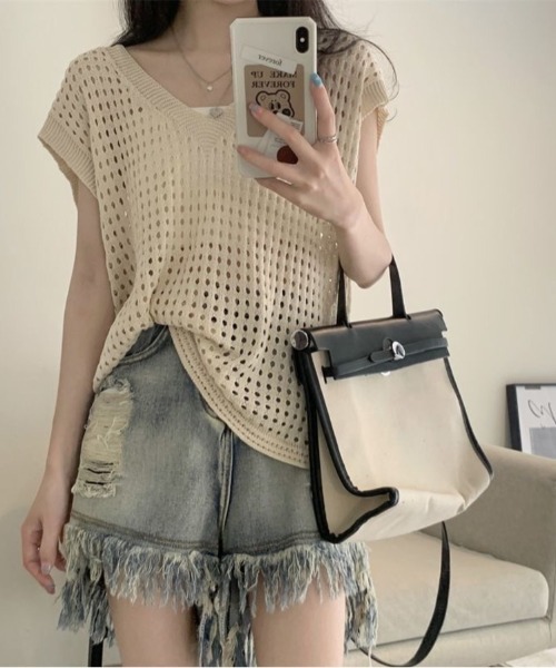 Beststore(ベストストア)の「透け感ニットトップス Vネック フレンチスリーブ 5色(ニット/セーター・レディース・ブラウン/アイボリー/ホワイト/グレー/ブラック・FREE)」の8枚目の写真