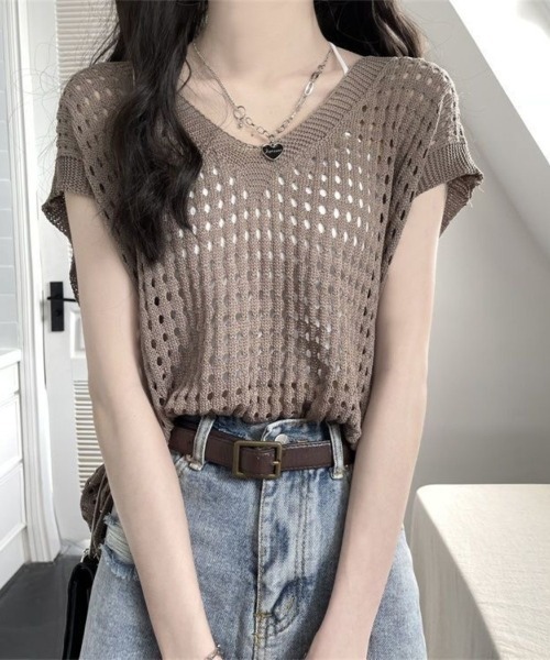 Beststore(ベストストア)の「透け感ニットトップス Vネック フレンチスリーブ 5色(ニット/セーター・レディース・ブラウン/アイボリー/ホワイト/グレー/ブラック・FREE)」の18枚目の写真
