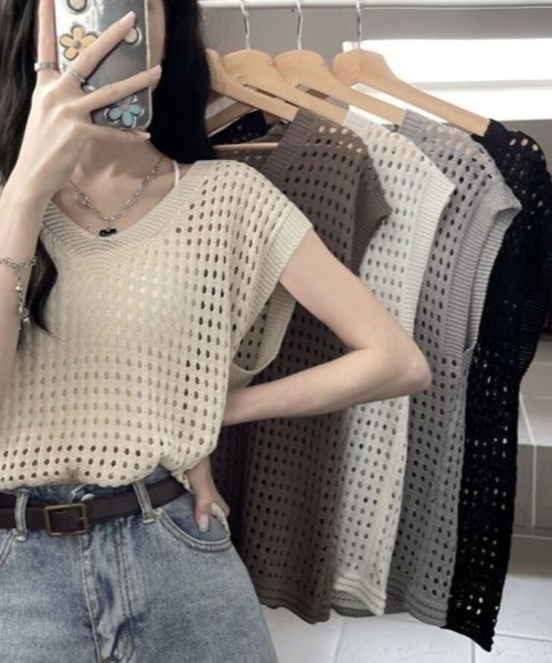 Beststore(ベストストア)の「透け感ニットトップス Vネック フレンチスリーブ 5色(ニット/セーター・レディース・ブラウン/アイボリー/ホワイト/グレー/ブラック・FREE)」の14枚目の写真