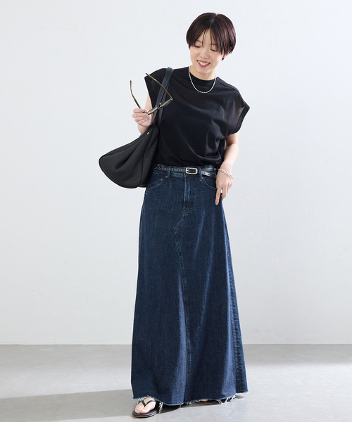 IENA(イエナ)の「YANUK/ヤヌーク 別注 Flare Long Skirt スカート(デニムスカート・レディース・ネイビー・SMALL/MEDIUM/LARGE)」の4枚目の写真