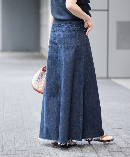 IENA(イエナ)の「YANUK/ヤヌーク 別注 Flare Long Skirt スカート(デニムスカート・レディース・ネイビー・SMALL/MEDIUM/LARGE)」の7枚目の写真