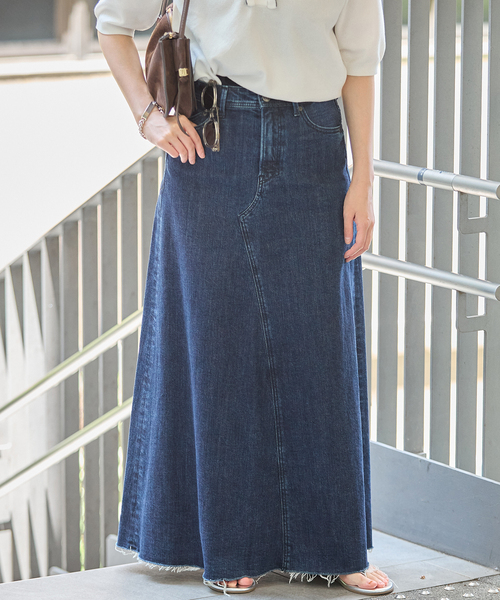 IENA(イエナ)の「YANUK/ヤヌーク 別注 Flare Long Skirt スカート(デニムスカート・レディース・ネイビー・SMALL/MEDIUM/LARGE)」の11枚目の写真