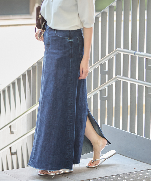 IENA(イエナ)の「YANUK/ヤヌーク 別注 Flare Long Skirt スカート(デニムスカート・レディース・ネイビー・SMALL/MEDIUM/LARGE)」の12枚目の写真