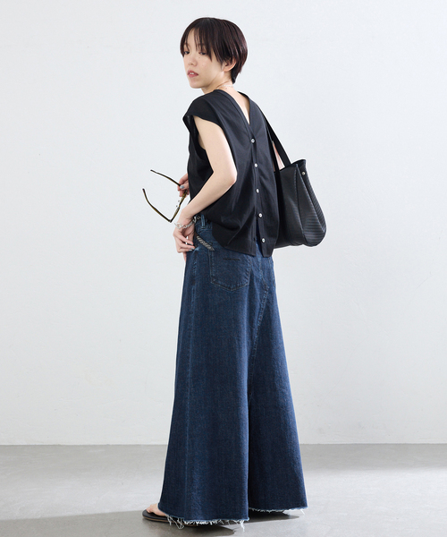IENA(イエナ)の「YANUK/ヤヌーク 別注 Flare Long Skirt スカート(デニムスカート・レディース・ネイビー・SMALL/MEDIUM/LARGE)」の19枚目の写真