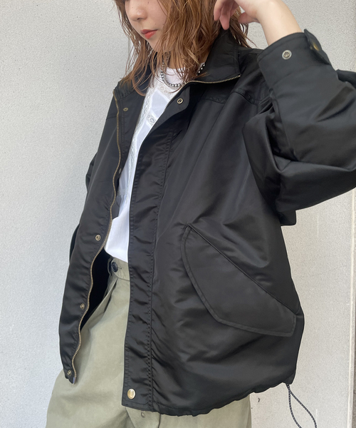 journal standard L'essage(ジャーナルスタンダードレサージュ)の「ILL ONE EIGHTY/イル ワンエイティ 別注 ブルゾン(ナイロンジャケット・レディース・カーキ/ブラック・FREE)」の3枚目の写真