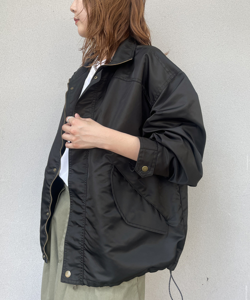 journal standard L'essage(ジャーナルスタンダードレサージュ)の「ILL ONE EIGHTY/イル ワンエイティ 別注 ブルゾン(ナイロンジャケット・レディース・カーキ/ブラック・FREE)」の6枚目の写真