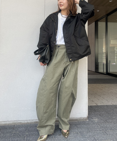 journal standard L'essage(ジャーナルスタンダードレサージュ)の「ILL ONE EIGHTY/イル ワンエイティ 別注 ブルゾン(ナイロンジャケット・レディース・カーキ/ブラック・FREE)」の7枚目の写真
