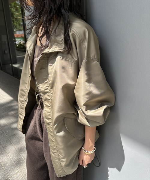 journal standard L'essage(ジャーナルスタンダードレサージュ)の「ILL ONE EIGHTY/イル ワンエイティ 別注 ブルゾン(ナイロンジャケット・レディース・カーキ/ブラック・FREE)」の11枚目の写真