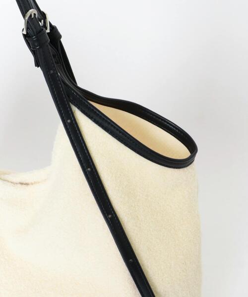 KBF(ケイビーエフ)の「ベルトショルダーイージーBAG(ショルダーバッグ・レディース・ブラック/アイボリー・ONE)」の10枚目の写真