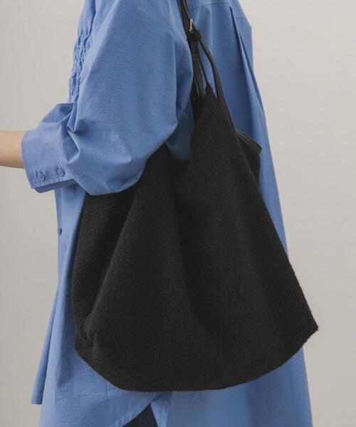KBF(ケイビーエフ)の「ベルトショルダーイージーBAG(ショルダーバッグ・レディース・ブラック/アイボリー・ONE)」の11枚目の写真