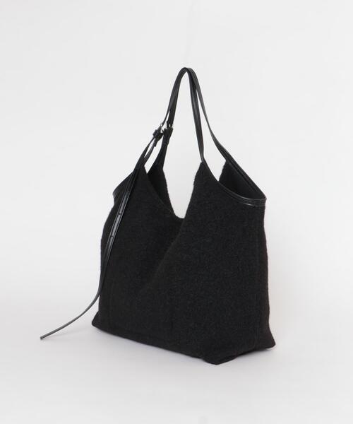 KBF(ケイビーエフ)の「ベルトショルダーイージーBAG(ショルダーバッグ・レディース・ブラック/アイボリー・ONE)」の17枚目の写真