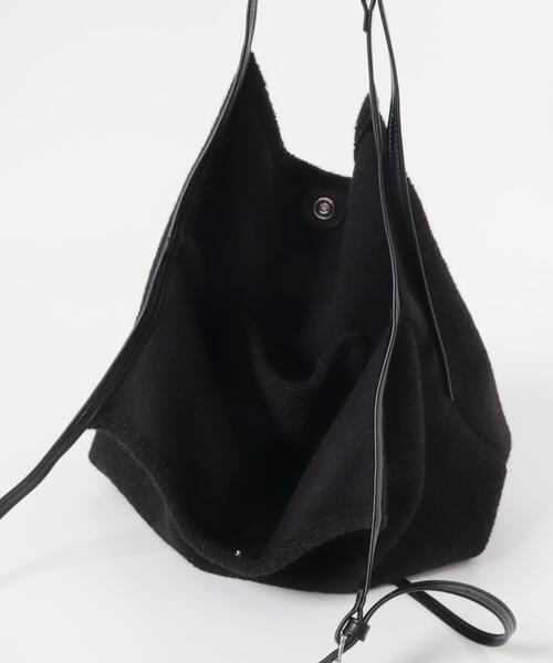 KBF(ケイビーエフ)の「ベルトショルダーイージーBAG(ショルダーバッグ・レディース・ブラック/アイボリー・ONE)」の20枚目の写真