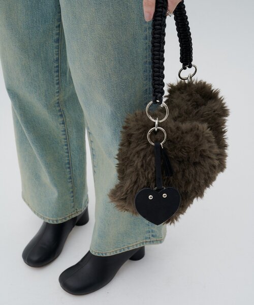 CIAOPANIC TYPY(チャオパニックティピー)の「:ZOZO限定【TYNNE.】チャーム付き合皮ロープデザインファーBAG(ショルダーバッグ・レディース・ブラウン/ブラック・ONE SIZE)」の6枚目の写真
