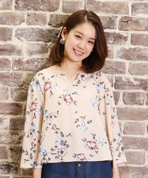 Chico（チコ）の「花柄スキッパーブラウス（シャツ/ブラウス・レディース・その他1/その他2/オフホワイト/ミント・FREE）」の4枚目の写真