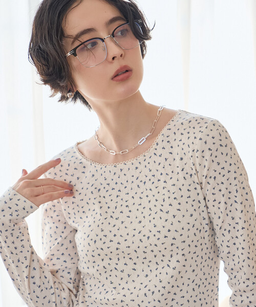 FREAK'S STORE(フリークスストア)の「小花柄 フライスカットソー/花柄カットソー(Tシャツ/カットソー・レディース・オフホワイト/ブラック/ネイビー・フリ-)」の4枚目の写真