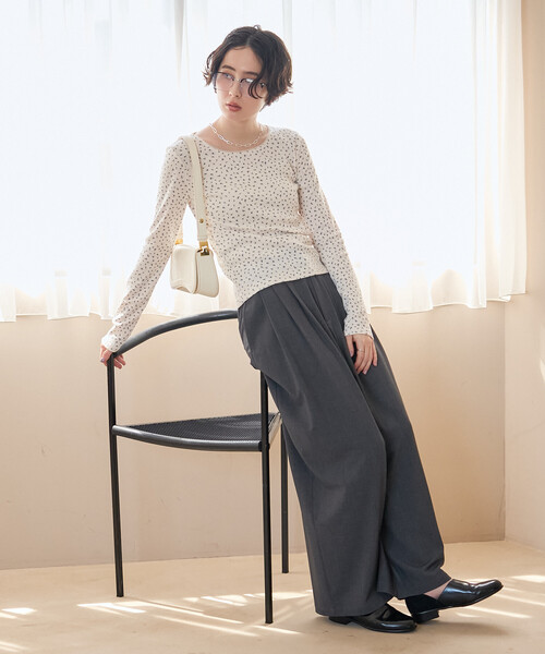FREAK'S STORE(フリークスストア)の「小花柄 フライスカットソー/花柄カットソー(Tシャツ/カットソー・レディース・オフホワイト/ブラック/ネイビー・フリ-)」の8枚目の写真
