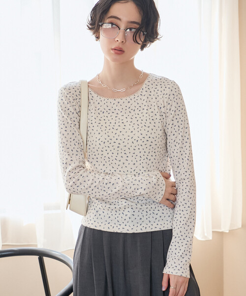 FREAK'S STORE(フリークスストア)の「小花柄 フライスカットソー/花柄カットソー(Tシャツ/カットソー・レディース・オフホワイト/ブラック/ネイビー・フリ-)」の9枚目の写真