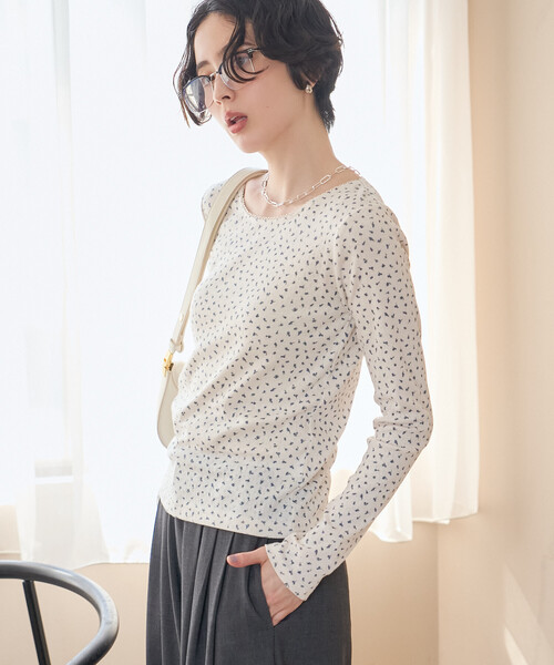 FREAK'S STORE(フリークスストア)の「小花柄 フライスカットソー/花柄カットソー(Tシャツ/カットソー・レディース・オフホワイト/ブラック/ネイビー・フリ-)」の10枚目の写真