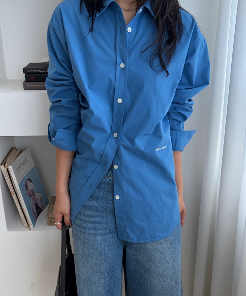 PLAC WOMEN(プレイス・ウィメン)の「カーブドヘムシャツブルー(シャツ/ブラウス・レディース・ブルー・O/S)」の2枚目の写真