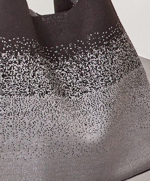 ROOTOTE(ルートート)の「ルートート / トートバッグ A4 ワンショルダー ニット ラメ 肩掛け 三角形 LT.ラウンド.メタルグラデ.ニット-A(トートバッグ・レディース・シルバー系その他/ゴールド系その他・FREE)」の13枚目の写真