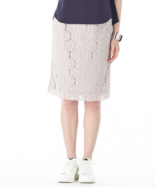 IEDIT（イディット）の「ララ・ステラ　大きめレース柄が旬顔で印象的になれる　ベルラインタイトレーススカート　（スカート・レディース・ホワイト/ライトベージュ・XX-LARGE/MEDIUM/SMALL/LARGE/X-LARGE）」の19枚目の写真