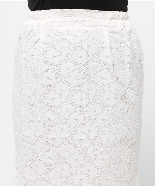 IEDIT（イディット）の「ララ・ステラ　大きめレース柄が旬顔で印象的になれる　ベルラインタイトレーススカート　（スカート・レディース・ホワイト/ライトベージュ・XX-LARGE/MEDIUM/SMALL/LARGE/X-LARGE）」の3枚目の写真
