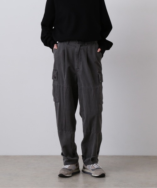 YLEVE(イレーヴ)の「YLEVE / COTTON TWILL PIGMENT OVERDYE TROUSERS(その他パンツ・レディース・グレー/カーキ・0/1/2)」の5枚目の写真